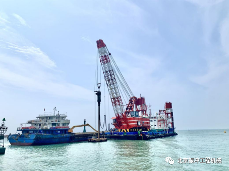 底部出料振冲器吊车式海上碎石桩施工的应用    ——唐山港曹妃甸港区中区-港池20万吨级航道工程海上底部出料振冲碎石桩施工